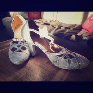 8.5 size pair of dancing shoes.